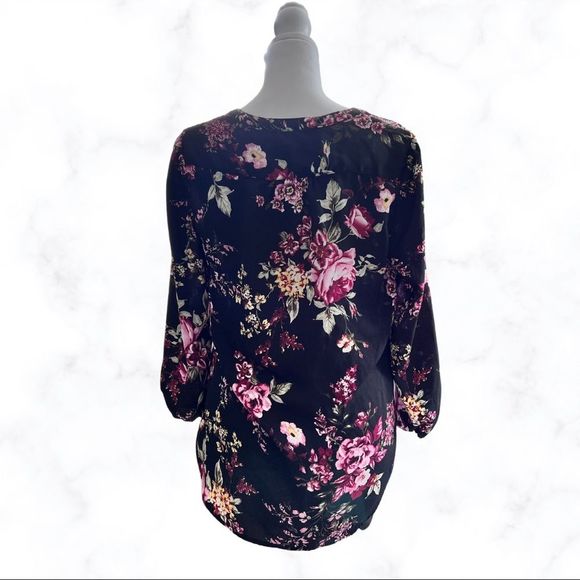 Floral Blouse Size XSmall - Picture 2 of 2